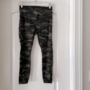 Athleta size small ultimate 7/8 tight